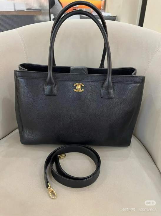 Picture of Chanel Handbags _SKUfw239860125fw